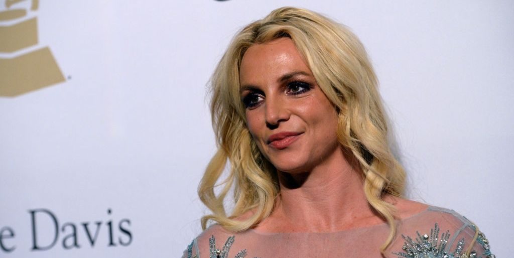 Scarlett Johansson and Her Rough Night Co-Stars Imagine Your Favorite Celebs as Strippers