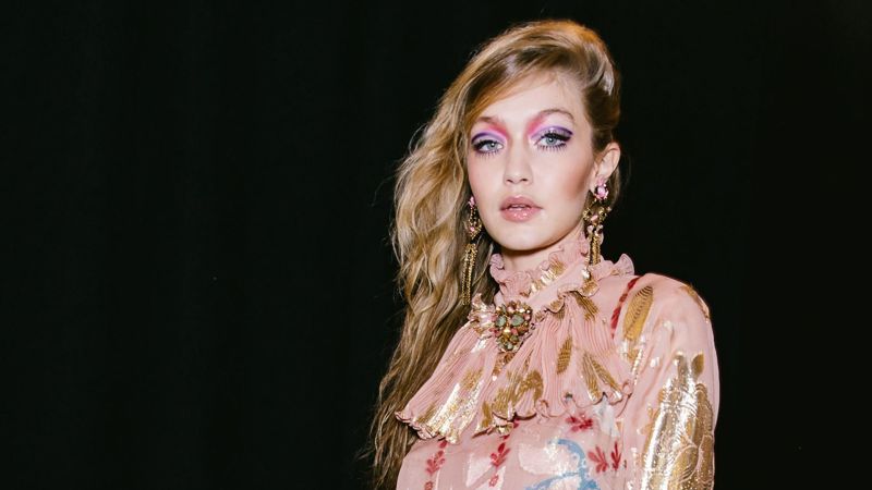 Gigi & Bella Hadid Walk In Anna Sui’s Fall 2018 Show Gigi & Bella Hadid Walk In Anna Sui’s Fall 2018 Show